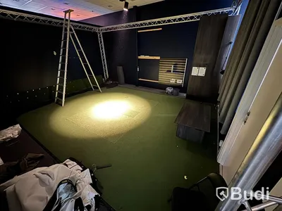 Golfsimulatorbås, tross