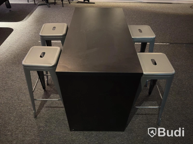 Table incl. 4 stools