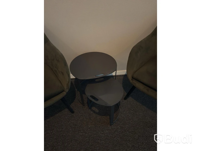 2 armchairs incl. coffee table