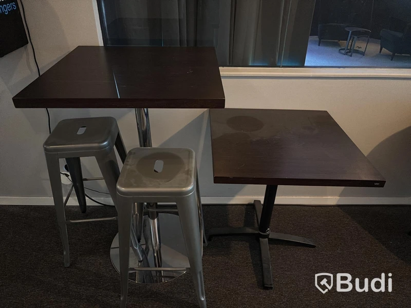 2 Bar Tables incl. Stools