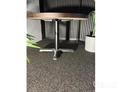 Soffbord inkl. 2 st. plastväxter och klädhängare