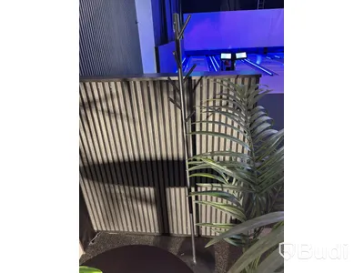 Soffbord inkl. 2 st. plastväxter och klädhängare