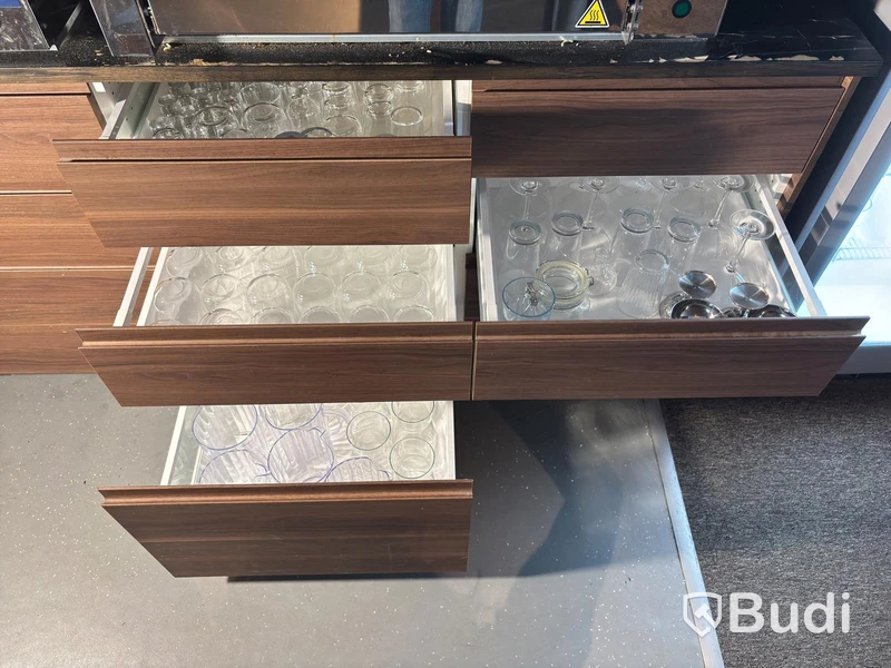 Lot of glasses and pitchers