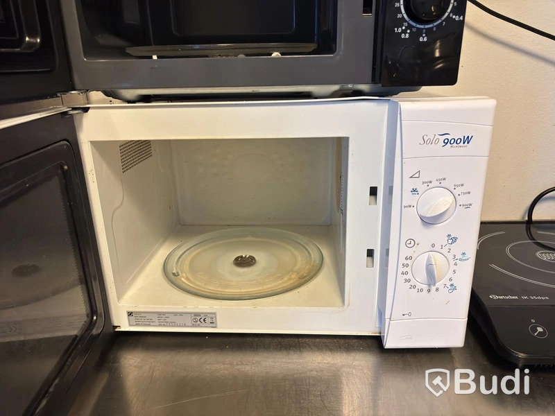 2 microwave ovens, Electrolux and Rusta