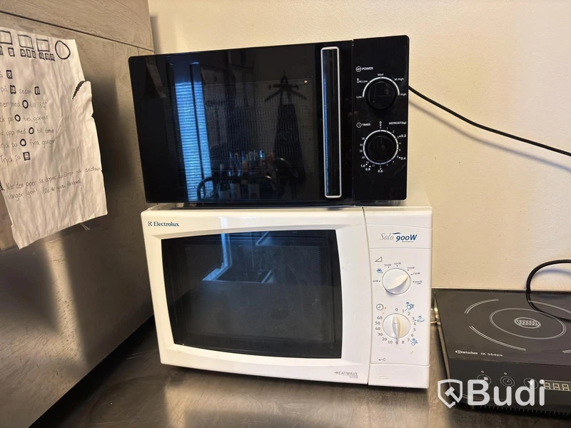 2 microwave ovens, Electrolux and Rusta