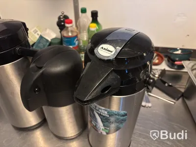 3 Thermos flasks
