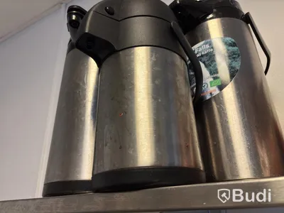 3 Thermos flasks