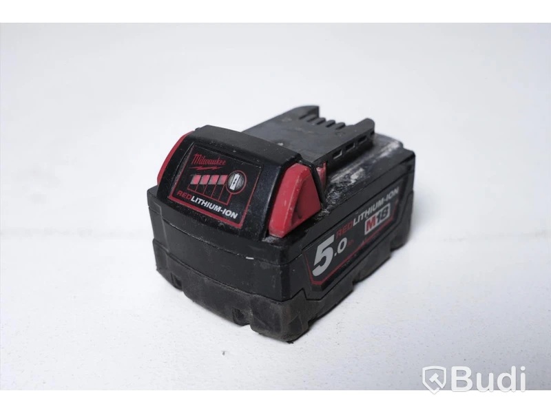 Milwaukee Skruvdragare M18 CBLDD med batteri och laddare