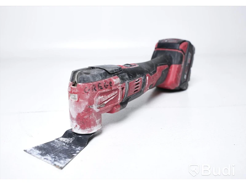 Milwaukee Multiverktyg M18 BMT med batteri.
