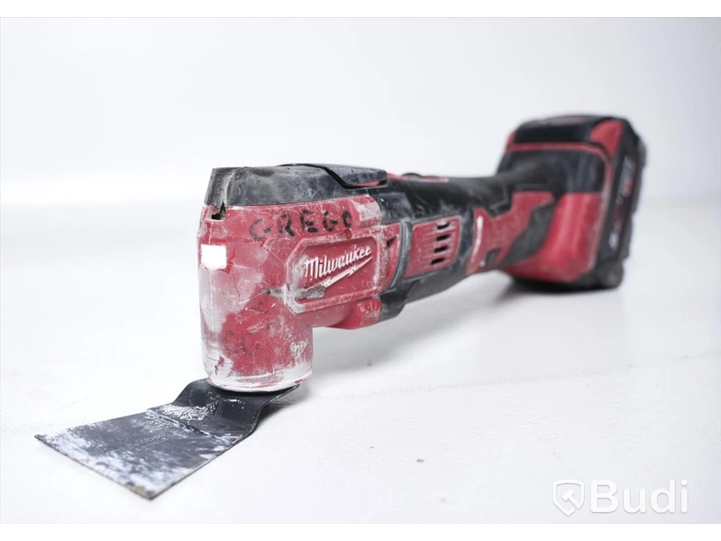 Milwaukee Multiverktyg M18 BMT med batteri.