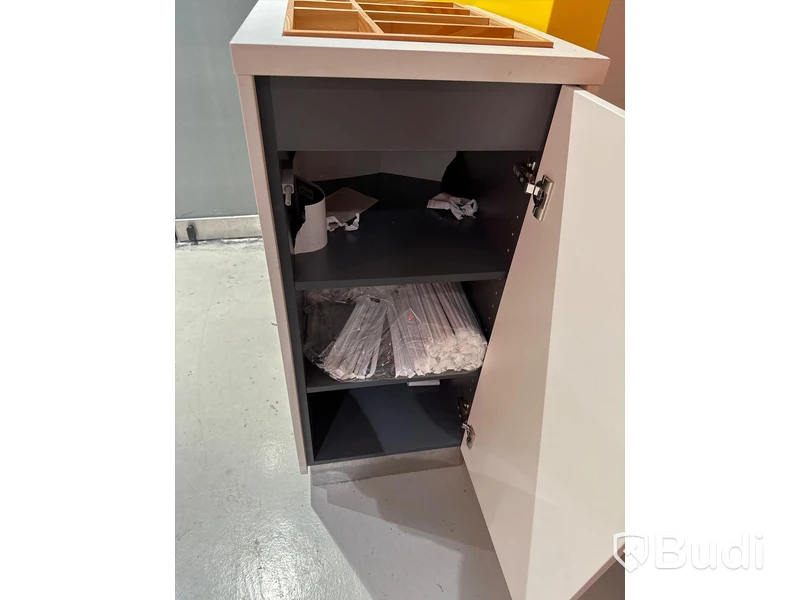 Fristående skänk B44, D55, H96