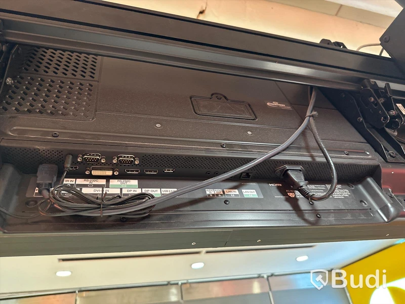 2st takmonterade LG 49VM5E LED-skärmar med mediaspelare