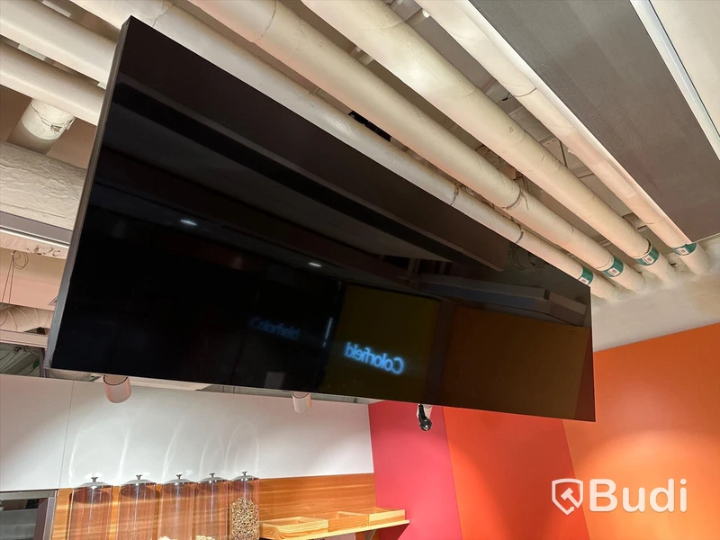 2st takmonterade LG 49VM5E LED-skärmar med mediaspelare