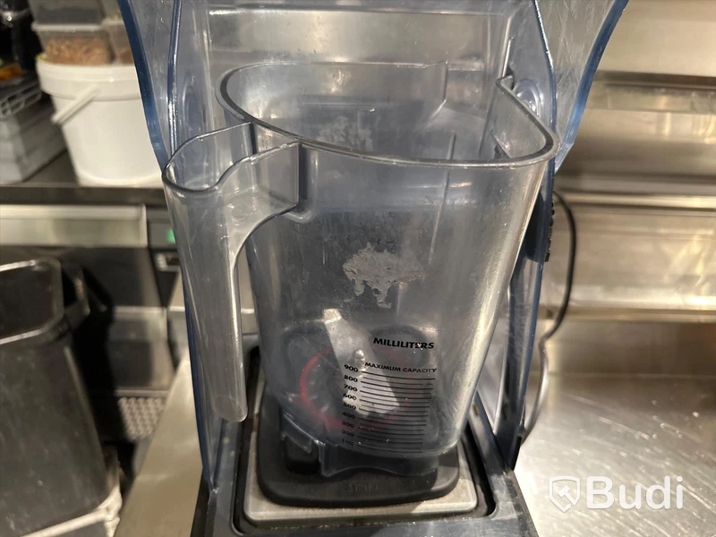 Vitamix Professionell mixer VM0149 med ljudhuv och 4 st tillbringare. OBS! Defekt, se sista bild!