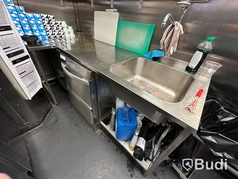 Arbetsbänk i rostfritt med Ho och vinklat hör, ej blandare