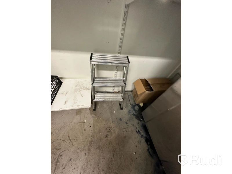 Liten fällbar stege