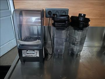 Vitamix profesionell mixer med huv ink 4st mixertillbringare Model. VM0149