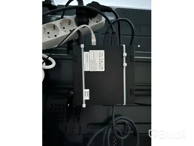 2st takmonterade LED-displayer med mediaspelare från Crest