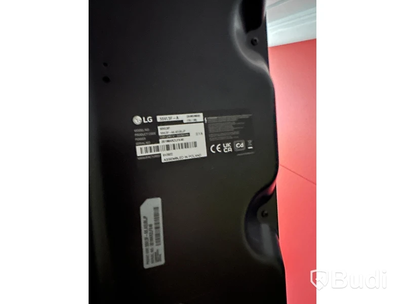 2st takmonterade LED-displayer med mediaspelare från Crest