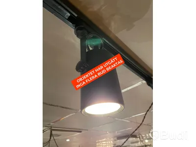 32 st svarta Spot Lights