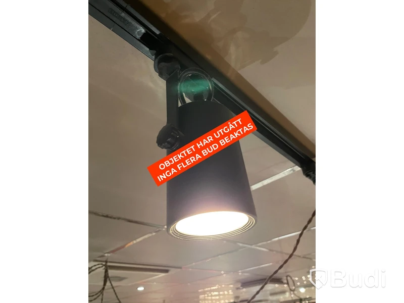 32 st svarta Spot Lights