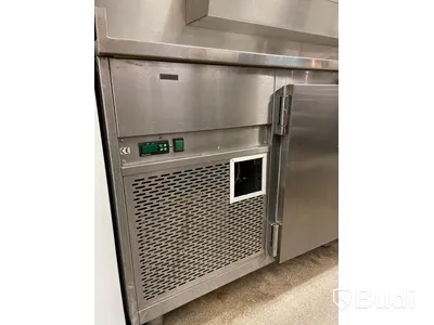 Rostfri kylbänk med diskho samt hylla KK-2