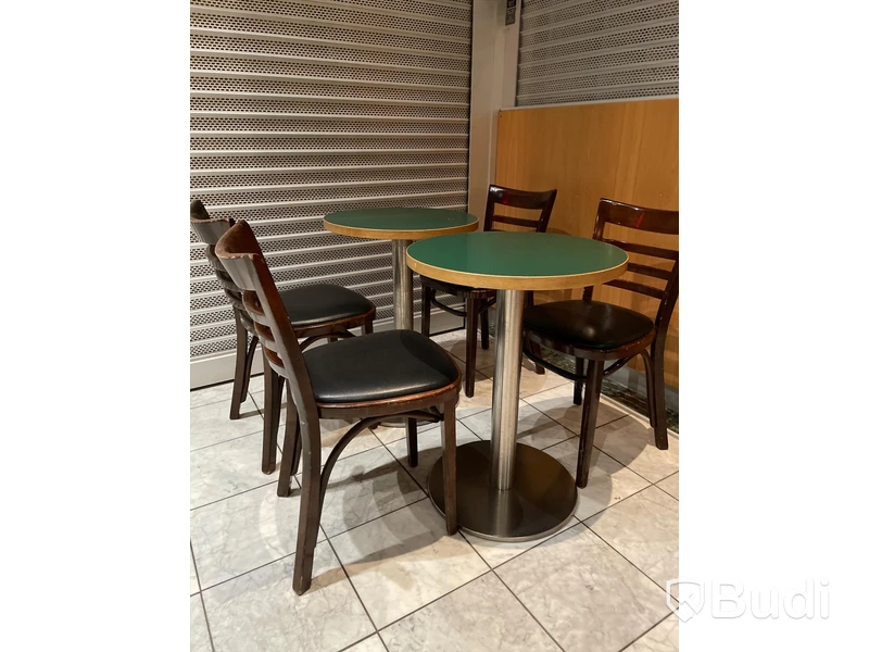 4 st stolar i trä HUTTEN samt 2 st bord