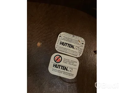 8 st stolar i trä HUTTEN