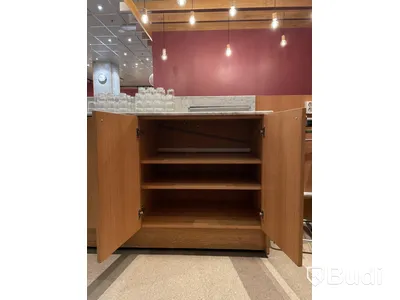 Serveringsskänk med infälld vattensifon