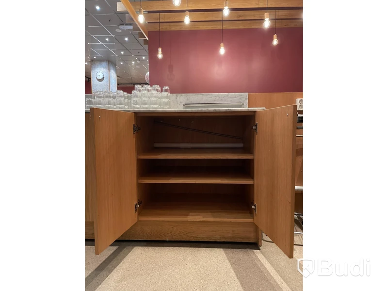 Serveringsskänk med infälld vattensifon
