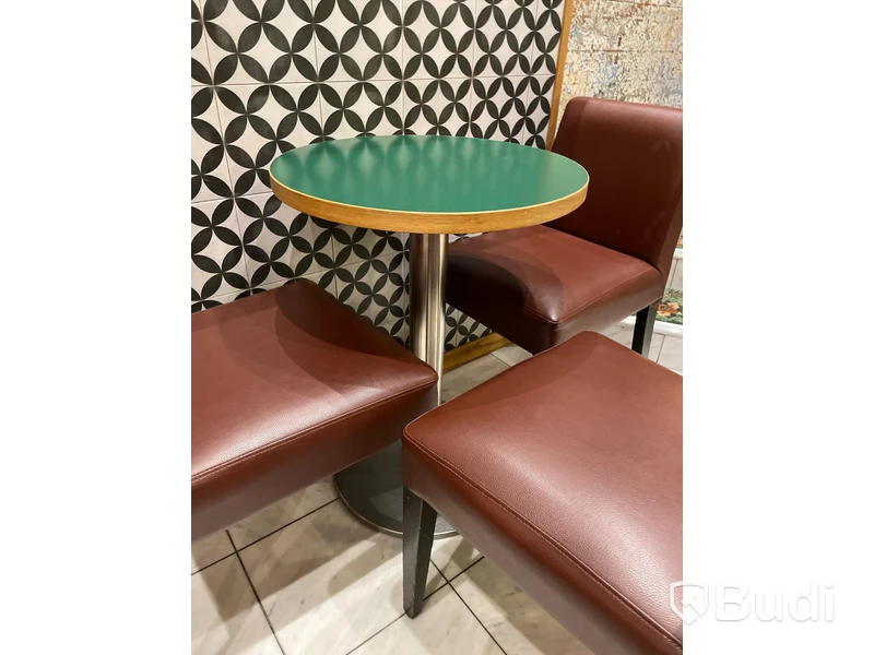 3 st stolar i konstskinn ink bord