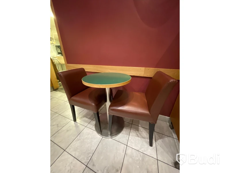 2 st stolar i konstskinn ink bord