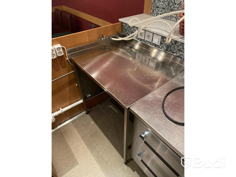 Rostfri bänk