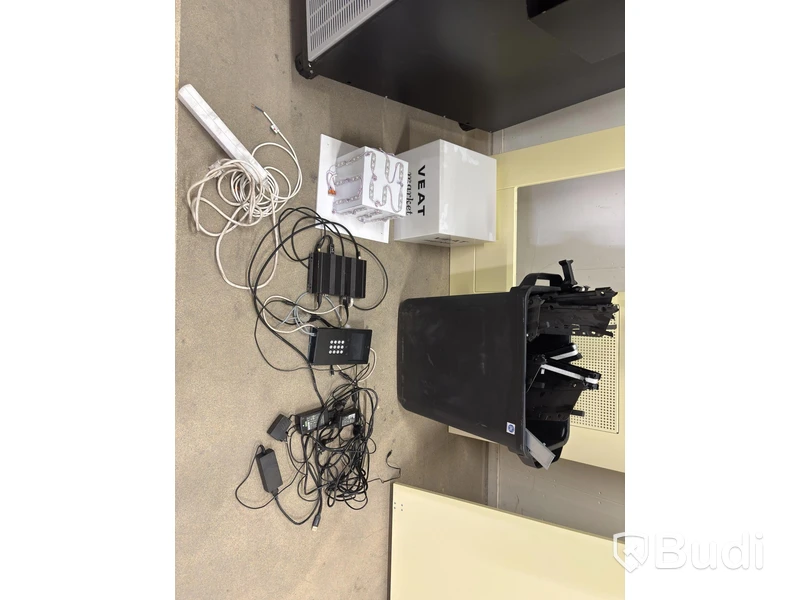 Refrigerated vending machine Vision, Comboplus S R 290 V8, incl. screen, card reader and built-in installation parts