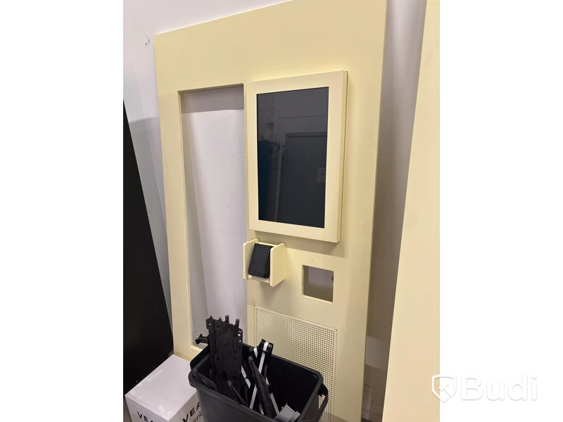 Refrigerated vending machine Vision, Comboplus S R 290 V8, incl. screen, card reader and built-in installation parts