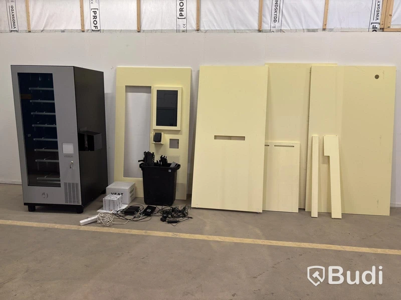 Refrigerated vending machine Vision, Comboplus S R 290 V8, incl. screen, card reader and built-in installation parts