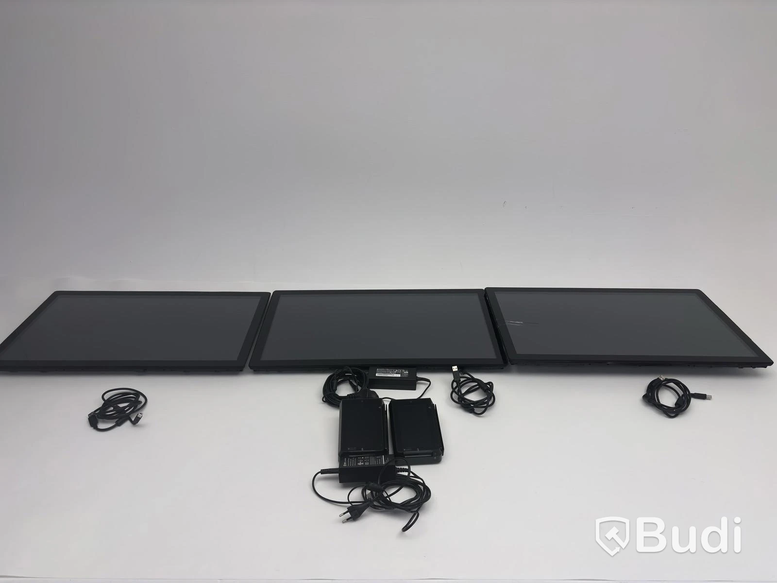 3 Elo ET2794L 27-inch touchscreens, incl. 2 card readers