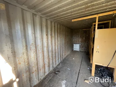 20 fots container med lagerhylla