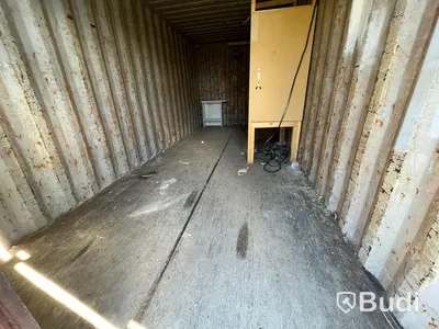 20 fots container med lagerhylla