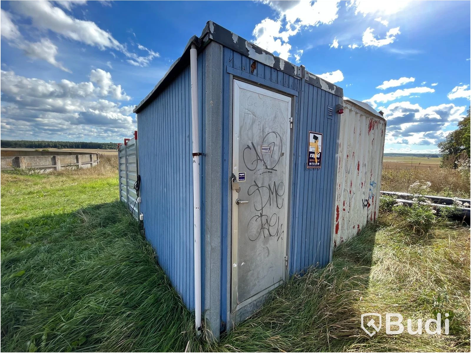 WC-bod, toalettbod med 2st toaletter och handfat.