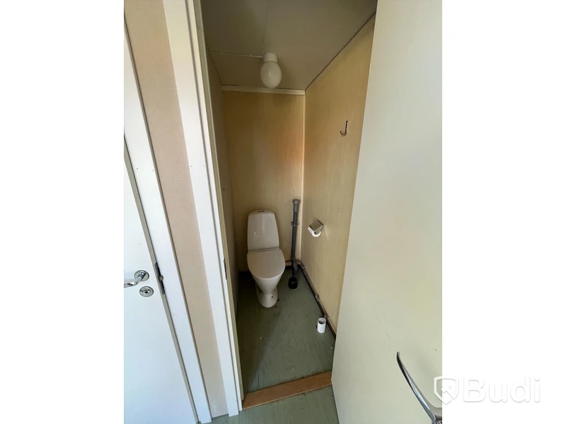 WC-bod, toalettbod med 2st toaletter och handfat.