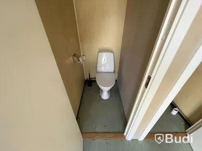 WC-bod, toalettbod med 2st toaletter och handfat.