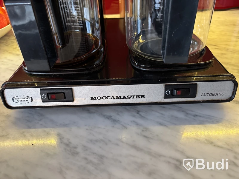 Dubbel Moccamaster kaffebryggare samt diverse köksutensilier