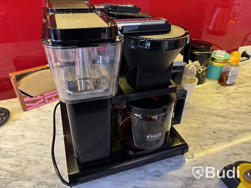 Dubbel Moccamaster kaffebryggare samt diverse köksutensilier