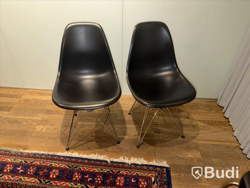 2 st. Eames Plastic Chair
