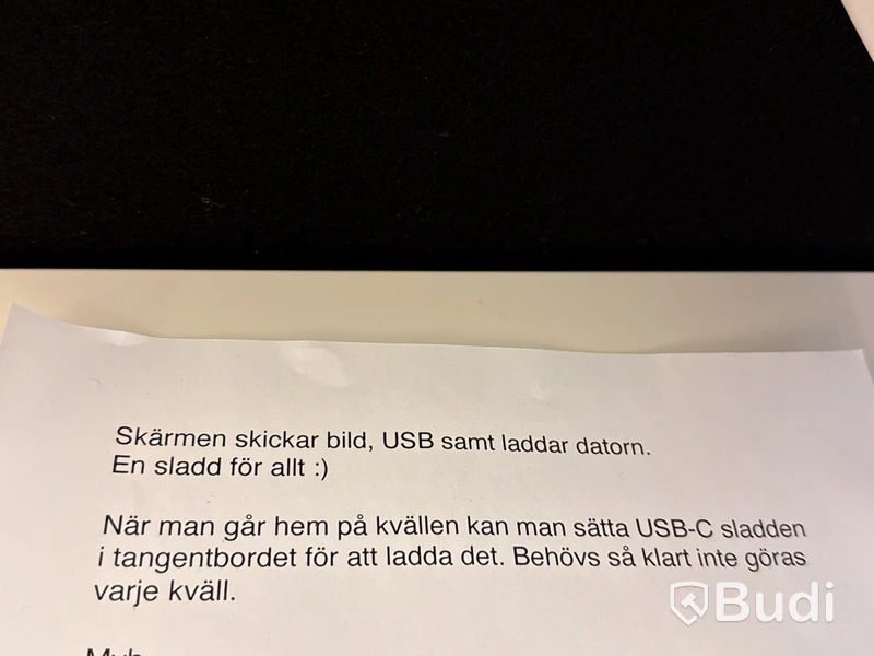 2 st kontorsplatser, skärm, skåp m.m.