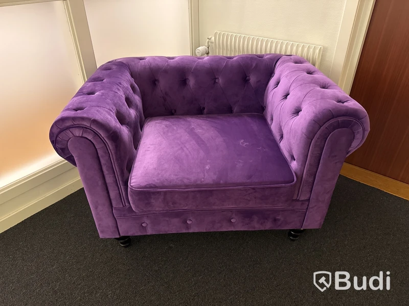 Designfåtölj Beliani i chesterfield stil