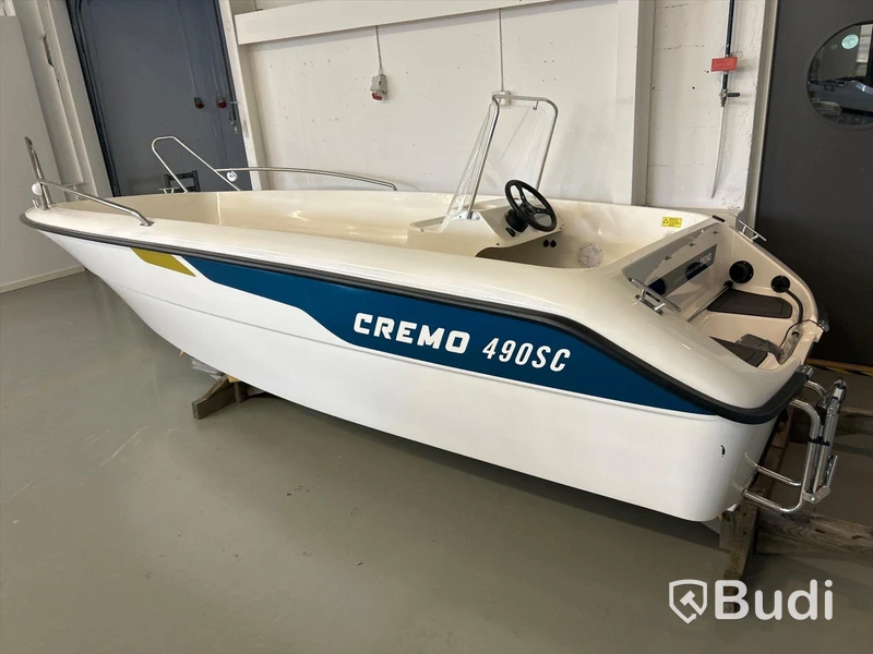Cremo 490SC -22 Console Boat