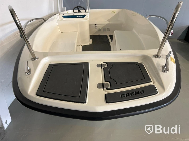 Cremo 490SC -22 Console Boat
