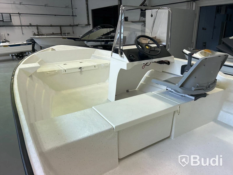 Cremo 550F -26 Console Boat